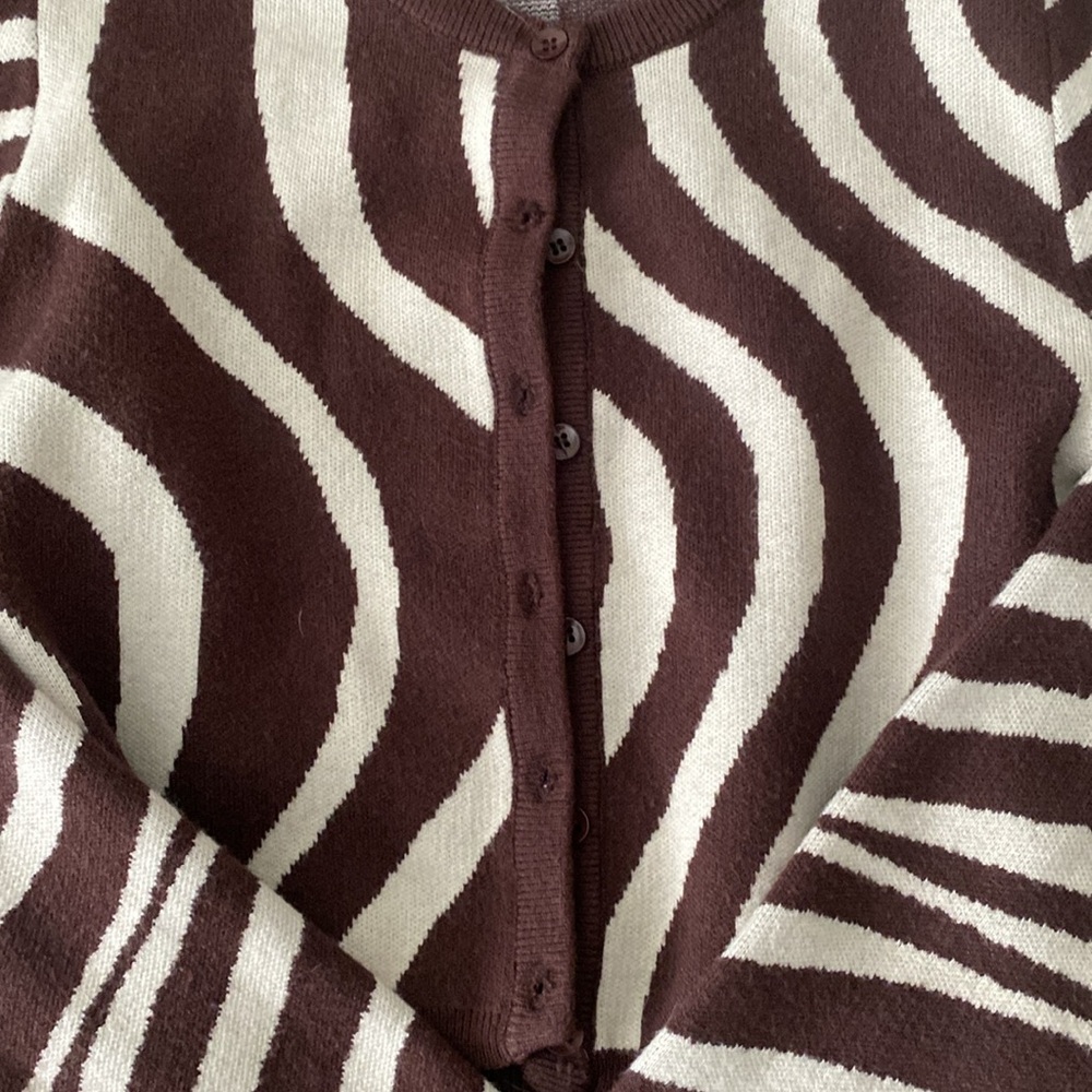 Bailey Rose Cropped Button-Up Cardigan - Small - Picture 5 of 11